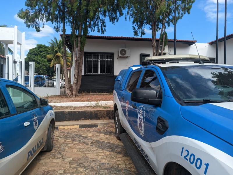 Motorista é preso por embriagues ao volante após ser flagrado em zigue-zague na Avenida Centenário em Brumado