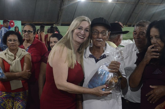 Prefeitura e Secretaria de Assistência Social realizam jantar de confraternização dos idosos em Malhada de Pedras