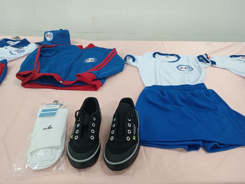 Prefeitura de Brumado realiza entrega de fardamento para escolas cívico-militares