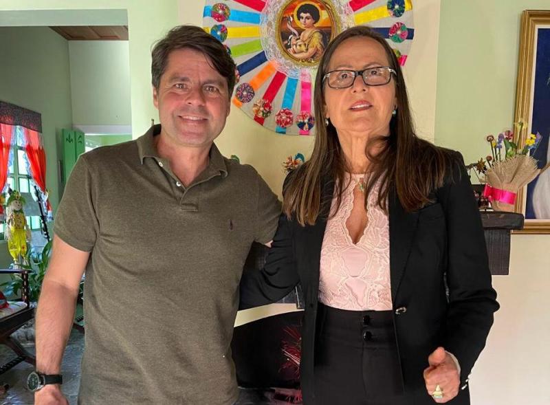 Paulo Câmara propõe Comenda 2 de Julho à prefeita de Mucugê, Ana Medrado