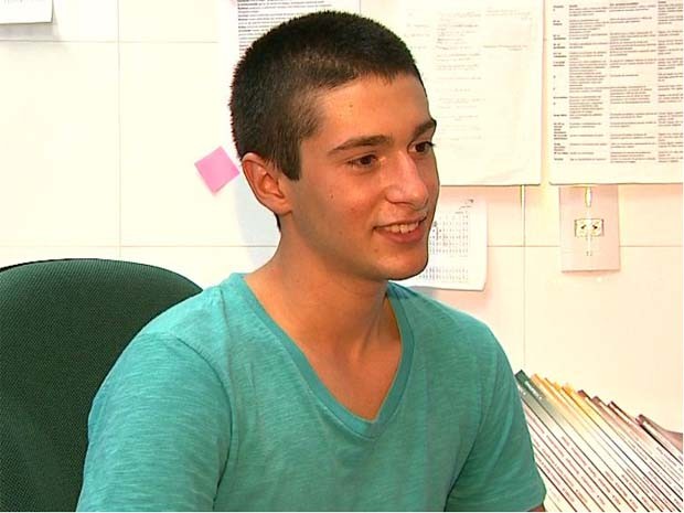 Aos 16 anos, estudante é aprovado em medicina em nove universidades