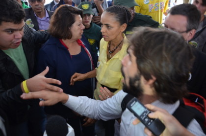 Eleições 2014: Alerta de desabamento de palanque e empurra-empurra irritam Marina 