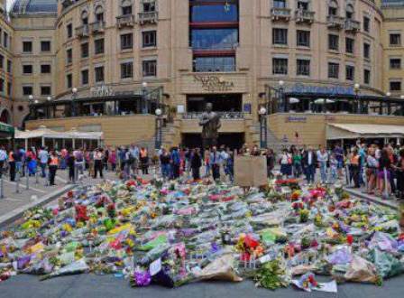 Sul-africanos rezam por Mandela em todo o país