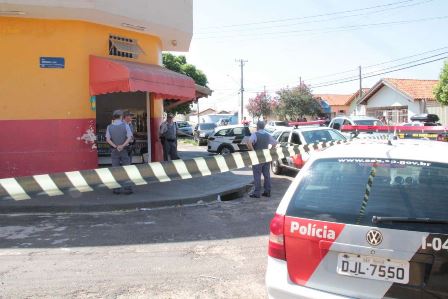 Bauru: Alvejado com 8 tiros brumadense morre em uma mercearia