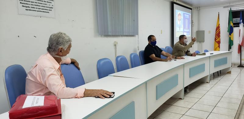 Preocupada com relaxamento da população, prefeitura de Brumado discute novas ações de combate ao coronavírus