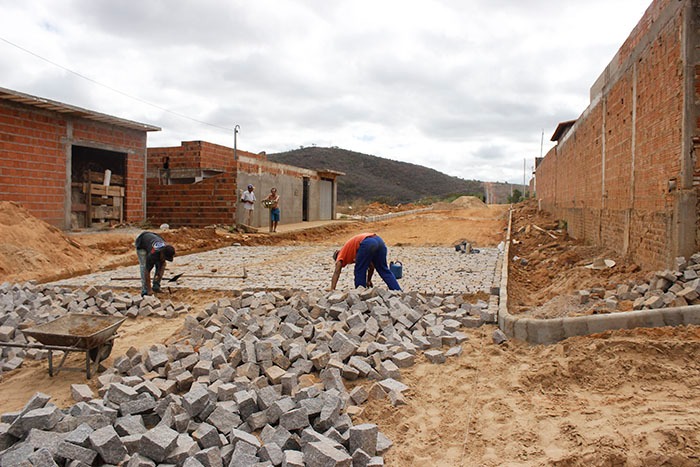 Brumado: Prefeitura realiza conclusão da pavimentação do Bairro Jardim Alah