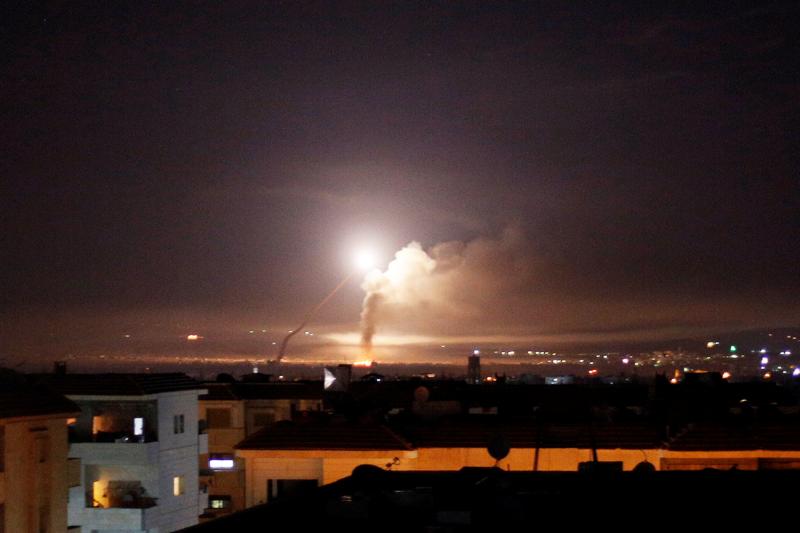 Irã dispara mísseis contra alvos militares israelenses