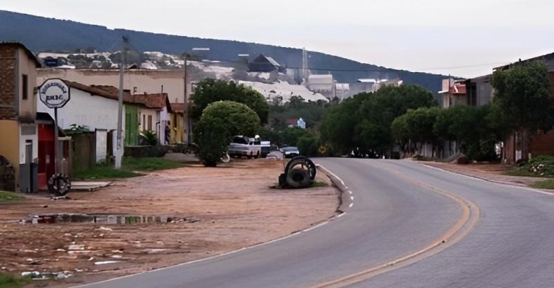 BR-030: Homens armados tomam Hilux de assalto na Vila Presidente Vargas em Brumado