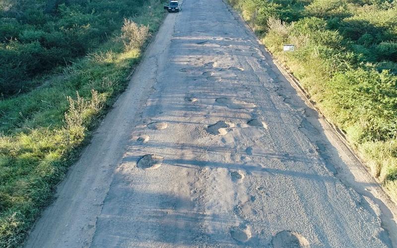 Com obras licitadas, BA-142 permanece sem previsão de recuperação, em situação precária e oferecendo risco aos condutores de veículos