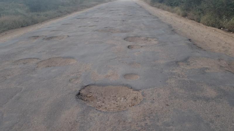 Com obras licitadas, BA-142 permanece sem previsão de recuperação, em situação precária e oferecendo risco aos condutores de veículos