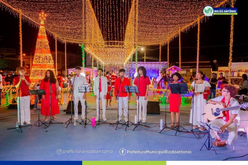 Festival Natalino encanta o público em Rio do Antônio