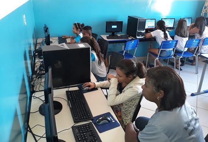 Tanhaçu: Prefeitura promove acesso à internet a alunos da zona rural