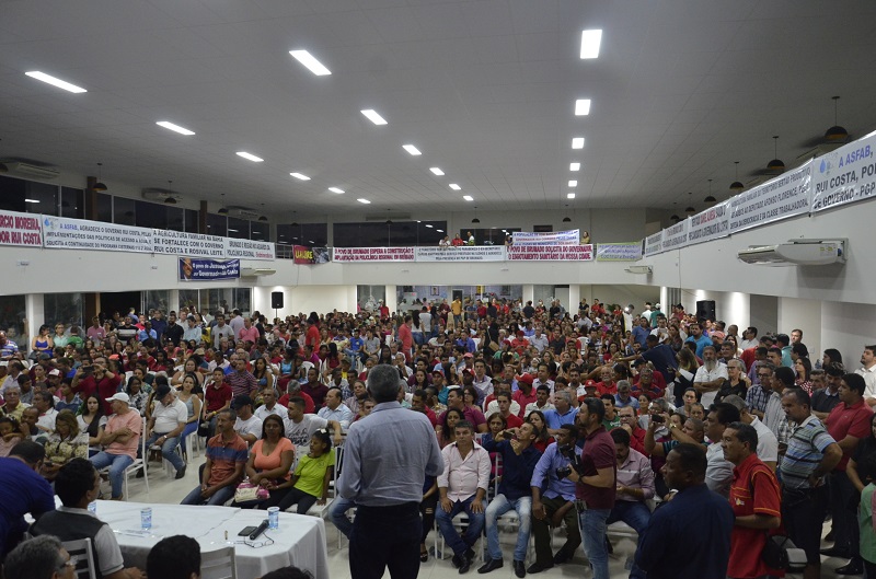Caravana de Rui Costa visita Brumado em ato do Programa de Governo Participativo 
