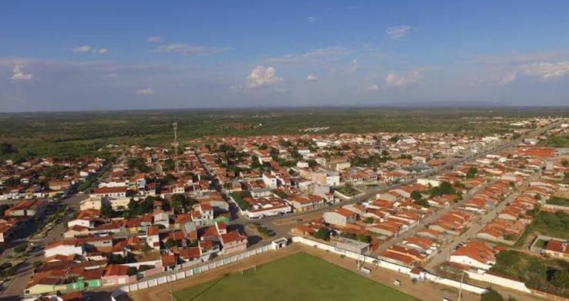 Prefeito renuncia ao cargo para que esposa seja candidata ao Executivo municipal