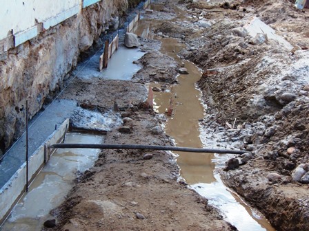 Proprietário faz esclarecimentos sobre obra no  centro da cidade 