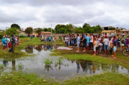 Poções: Corpo de homem é encontrado em lago