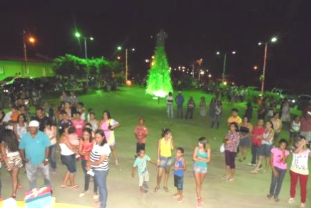 CHEGOU O NATAL, NA VILA PRESIDENTE VARGAS