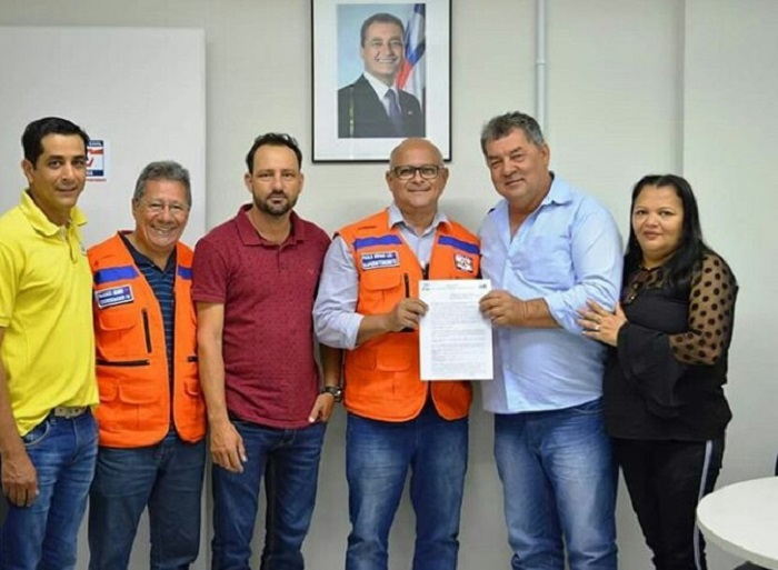 Operação Água Potável: Prefeito de Rio do Antônio assina Termo com a defesa Civil 
