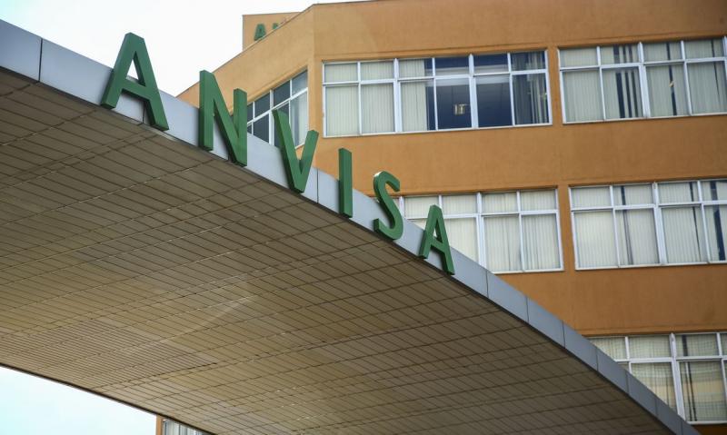 Covid-19: Anvisa se reúne domingo para definir autorização emergencial de vacina