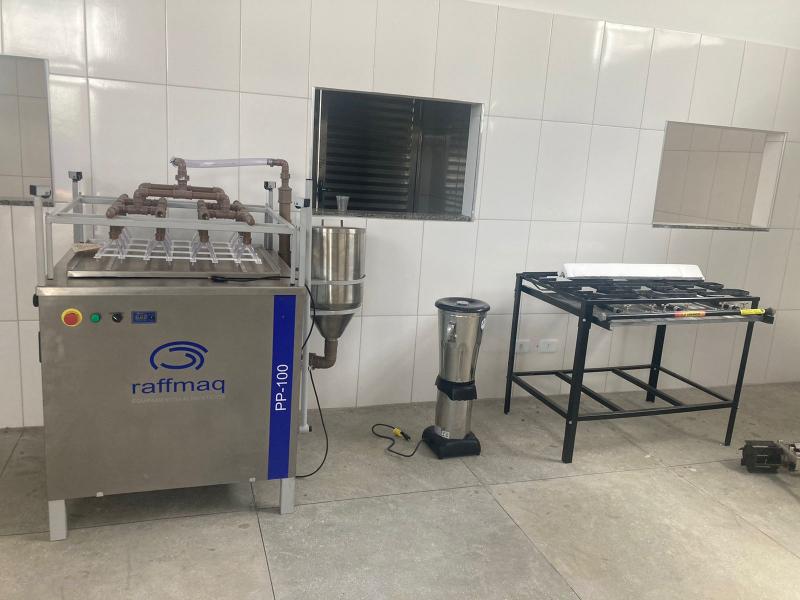 Nova agroindústria de mandioca beneficia agricultores e agricultoras familiares em Caculé