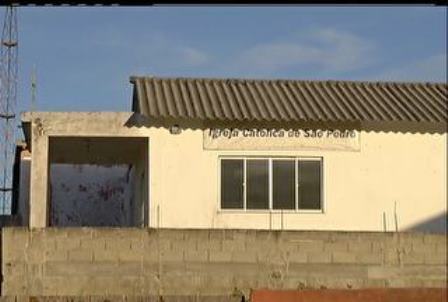 Arraial do Cabo - RJ: jovem é estuprada durante uma missa quando foi ao banheiro, diz avó