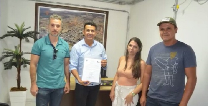 Guajeru: prefeito Gil Rocha assina ordem de serviço para conclusão da Creche Pró Infância