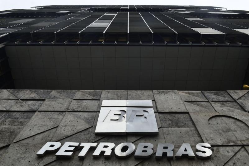 Petrobras demite funcionários com prisão decretada na Lava Jato