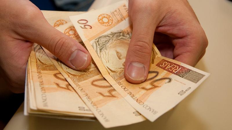 Pagamento do 13º salário deve injetar R$ 12,1 bilhões na economia baiana