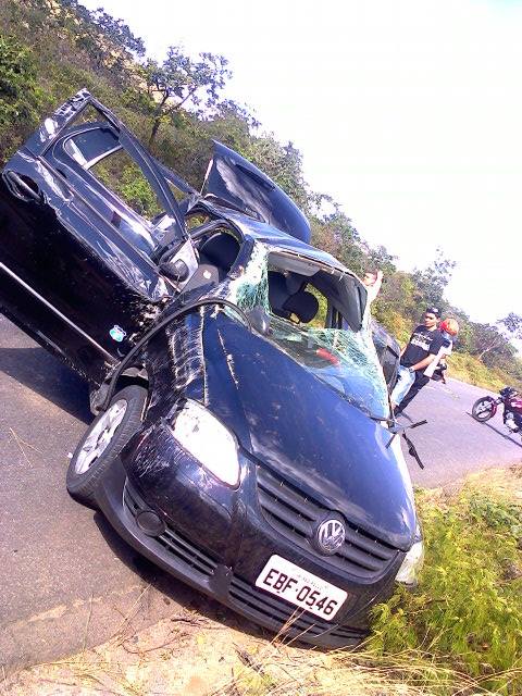 Acidente deixa quatro pessoas feridas na BR-430.