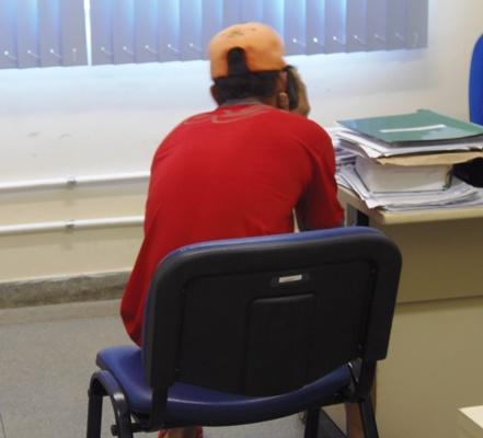 Palhaço acusado de estuprar menor em Malhada de Pedras é preso em Lagoa Real e conduzido a 20ª Coorpin