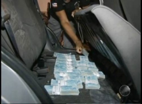 Barreiras: Motorista do Senado é preso com R$ 180 mil 