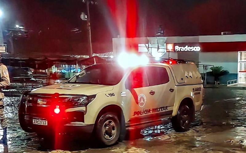 Após ameaçar populares com foice e facão, homem em surto psicótico é contido pela PM em Livramento 