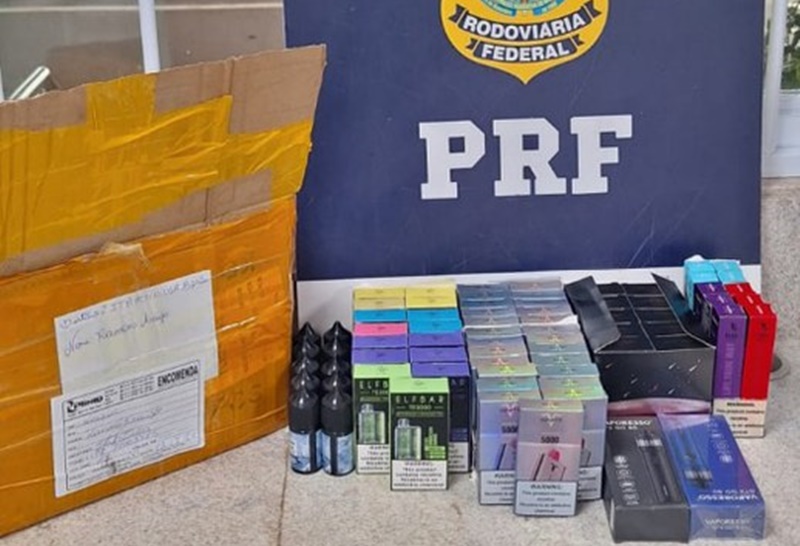 PRF intercepta carga de cigarros eletrônicos em Vitória da Conquista