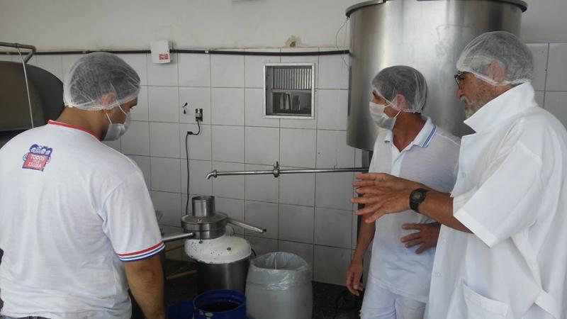 Agentes da ADAB encontram irregularidades em laticínio de Brumado