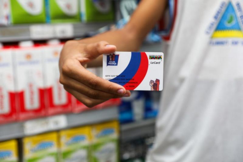 Bolsa Presença é liberada para mais de 359 mil famílias na Bahia, neste domingo