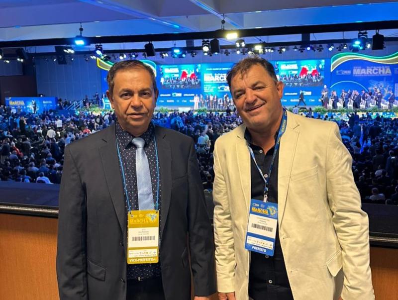 Prefeito de Rio do Antônio participa da XXVII Marcha dos Prefeitos em Brasília