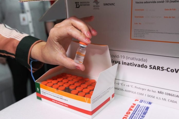 Segunda dose da Coronavac começa a ser aplicada na próxima segunda-feira (15)