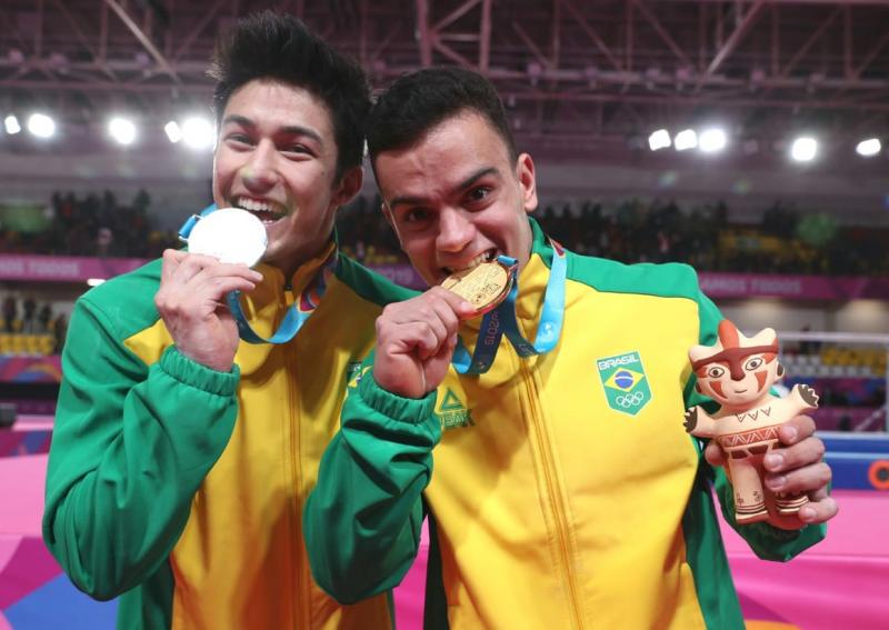 Ouro e prata! Caio Souza e Arthur Nory fazem dobradinha inédita na ginástica artística do Pan