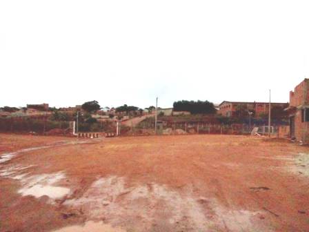 Mulher é espancada e abusada a caminho do trabalho