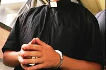 Irecê: Padre é detido acusado de molestar jovem dentro de ônibus  