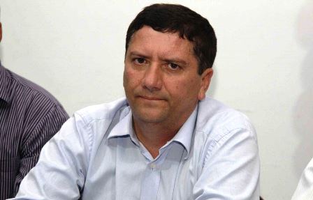 Feira de Santana: vereador quer auxílio paletó, carro, gasolina e 13º salário