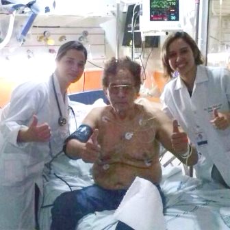 Reginaldo Rossi aparece sorrindo em foto tirada na UTI