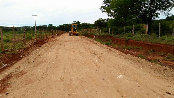 Prefeito Gil Rocha realiza obras de infraestrutura em Guajeru 