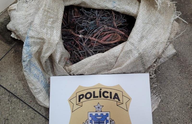 Brumado: Homem é preso em flagrante ao roubar fios de veículo apreendido