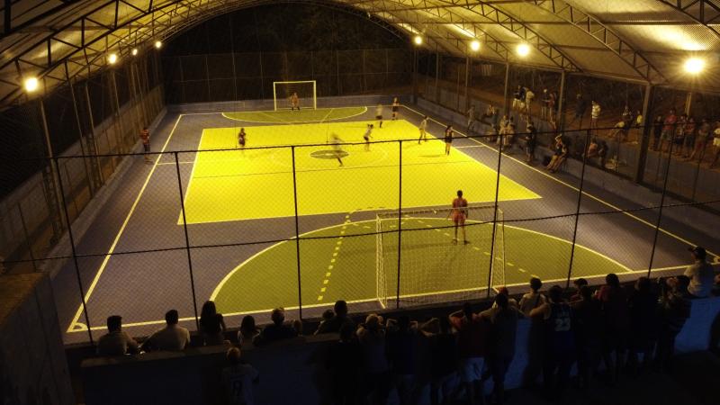 Brumado: Após passar por grande reforma, quadra poliesportiva do distrito de Samambaia é inaugurada