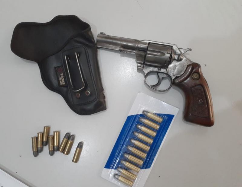 Brumado: Acusado de ameaçar ex-mulher com divulgação de vídeos íntimos, homem é preso por porte ilegal de arma