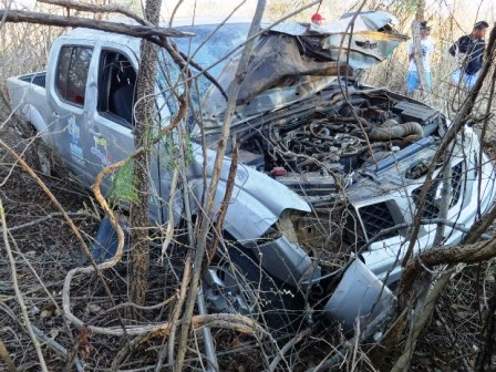 São Desidério: Dois morrem após caminhonete de prefeitura capotar