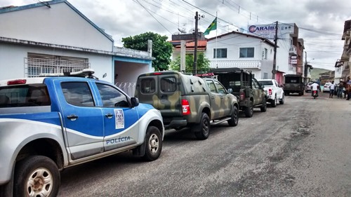 Serrinha: Grupo armado invade Tiro de Guerra e rouba 20 fuzis