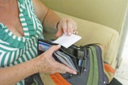 Idosa registra queixa na 20ª Coorpin alegando ter caído no golpe do falso representante comercial