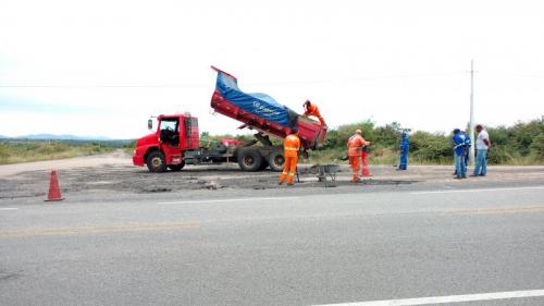 Trecho entre Malhada de Pedras e o trevo da BR -